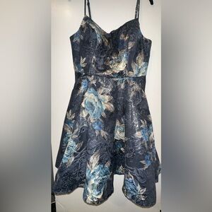 City Studio size 7 Blue Floral A line dress with pockets